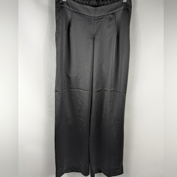 NWT Thyme Maternity Satin Pull On Wide Leg Pants Size XXS - Picture 2 of 5